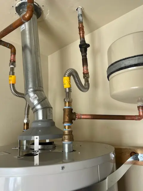 Water heater installation and plumbing repair in East Chastain Park